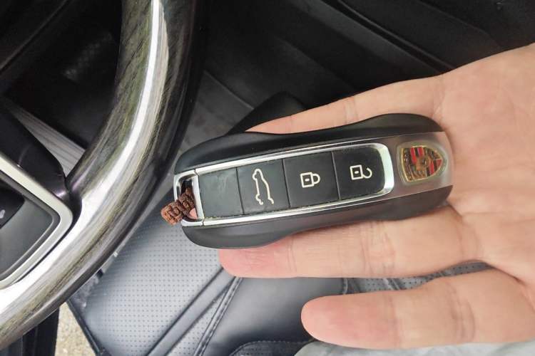 Used Porsche Cayenne 2022 Cayenne 3.0T Platinum Edition Vehicle Key
