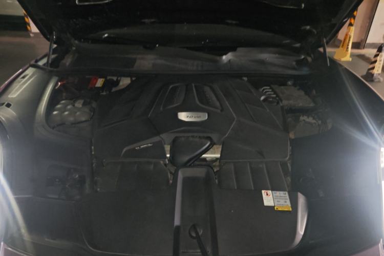 Used Porsche Cayenne 2022 Cayenne 3.0T Platinum Edition Engine Bay