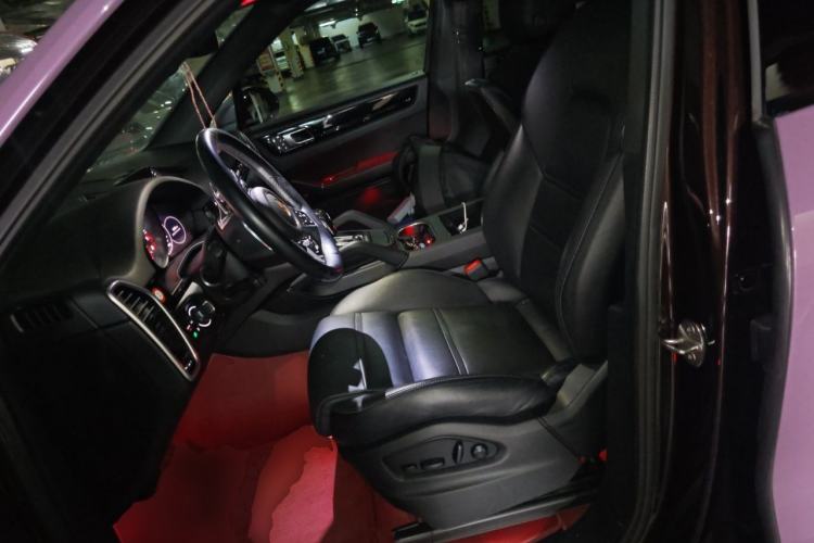 Used Porsche Cayenne 2022 Cayenne 3.0T Platinum Edition Left Front Seat