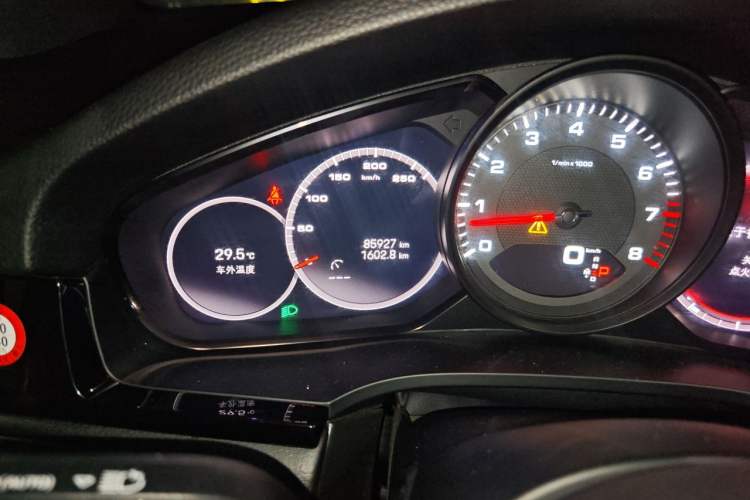 Used Porsche Cayenne 2022 Cayenne 3.0T Platinum Edition Odometer Close Up