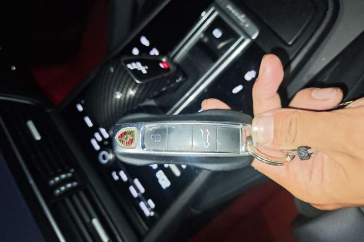Used Porsche Cayenne 2022 Cayenne 3.0T Platinum Edition Vehicle Key