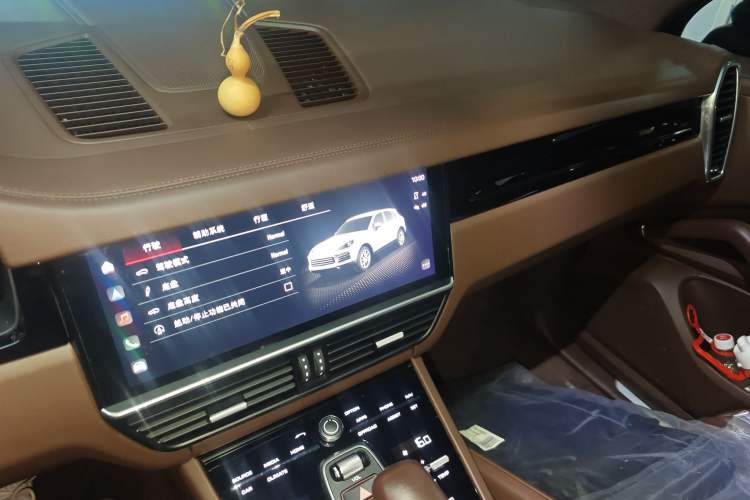 Used Porsche Cayenne 2022 Cayenne 3.0T Platinum Edition Audio And AC Panel