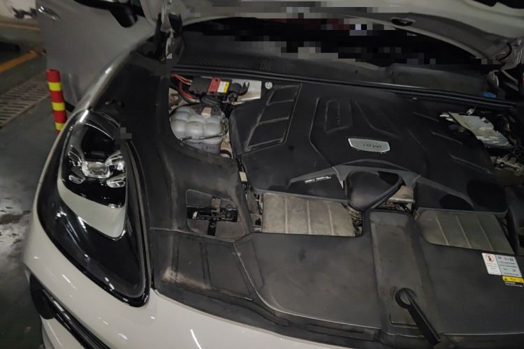 Used Porsche Cayenne 2022 Cayenne 3.0T Platinum Edition Engine Bay Right