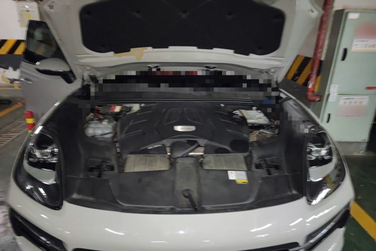 Used Porsche Cayenne 2022 Cayenne 3.0T Platinum Edition Engine Bay