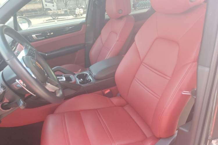 Used Porsche Cayenne 2022 Cayenne 3.0T Platinum Edition Left Front Seat