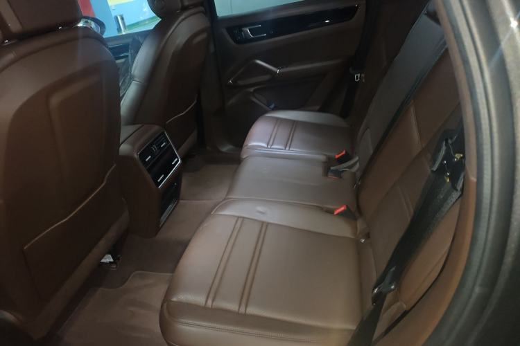 Used Porsche Cayenne 2022 Cayenne 3.0T Platinum Edition Left Rear Seat
