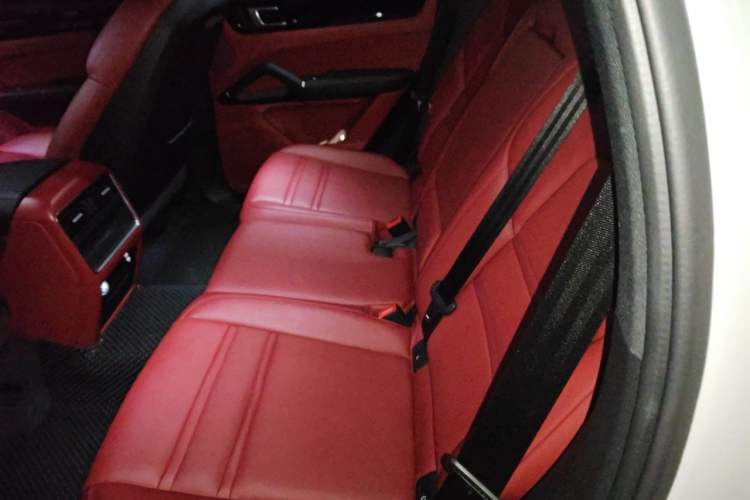 Used Porsche Cayenne 2022 Cayenne 3.0T Platinum Edition Left Rear Seat