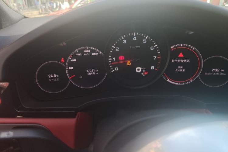 Used Porsche Cayenne 2022 Cayenne 3.0T Platinum Edition Odometer Close Up
