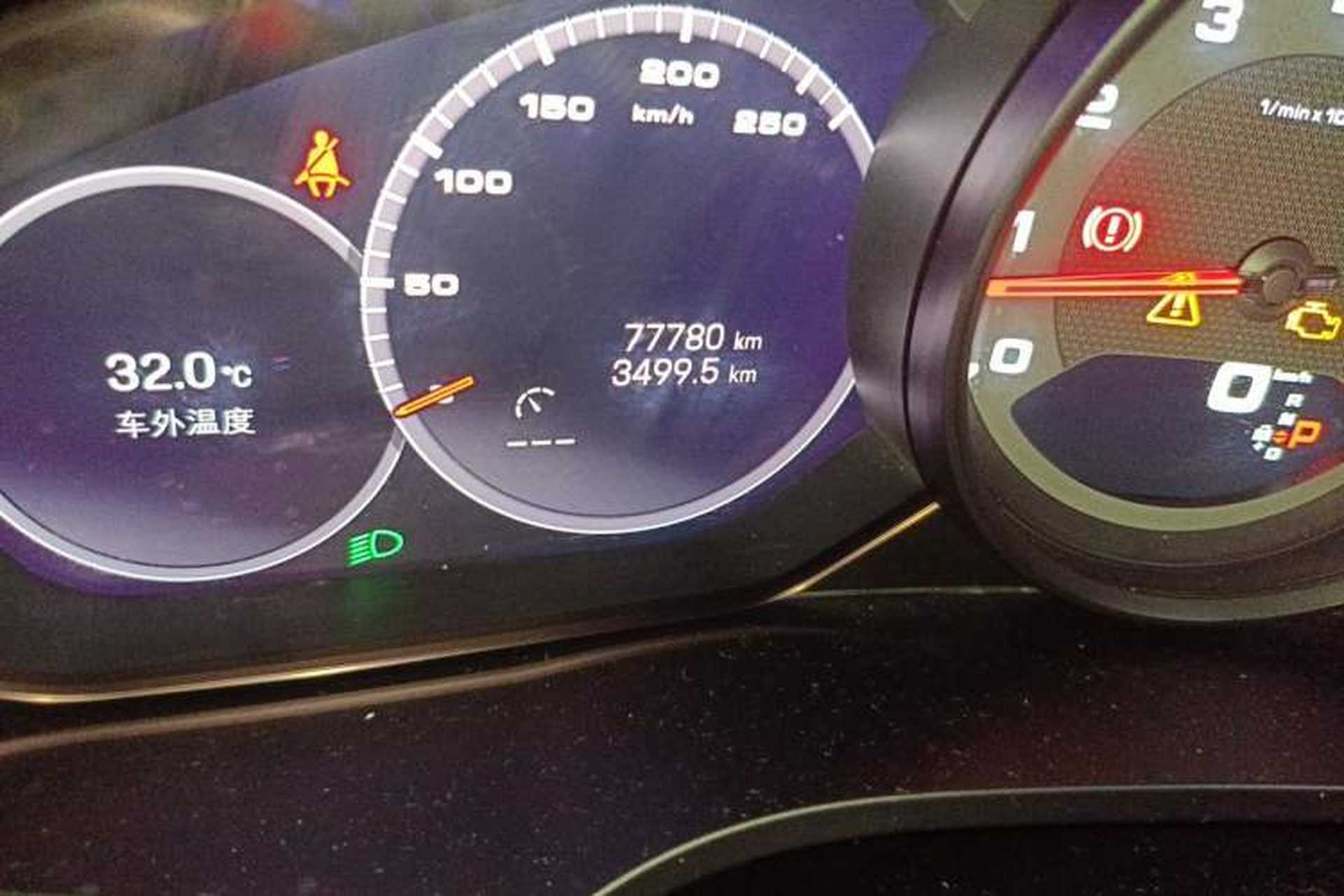Used Porsche Cayenne 2022 Cayenne 3.0T Platinum Edition Odometer Close Up