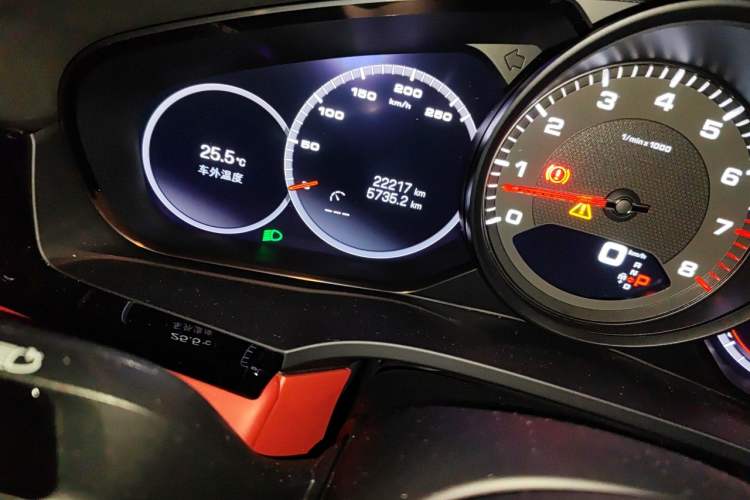 Used Porsche Cayenne 2022 Cayenne 3.0T Platinum Edition Odometer Close Up