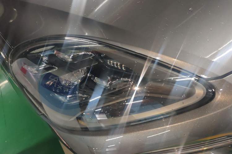 Used Porsche Cayenne 2022 Cayenne 3.0T Platinum Edition Right Front Headlight