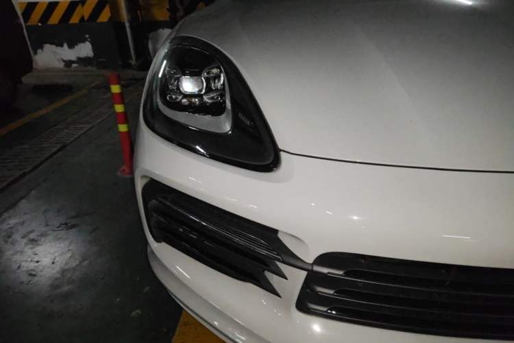 Used Porsche Cayenne 2022 Cayenne 3.0T Platinum Edition Right Front Headlight