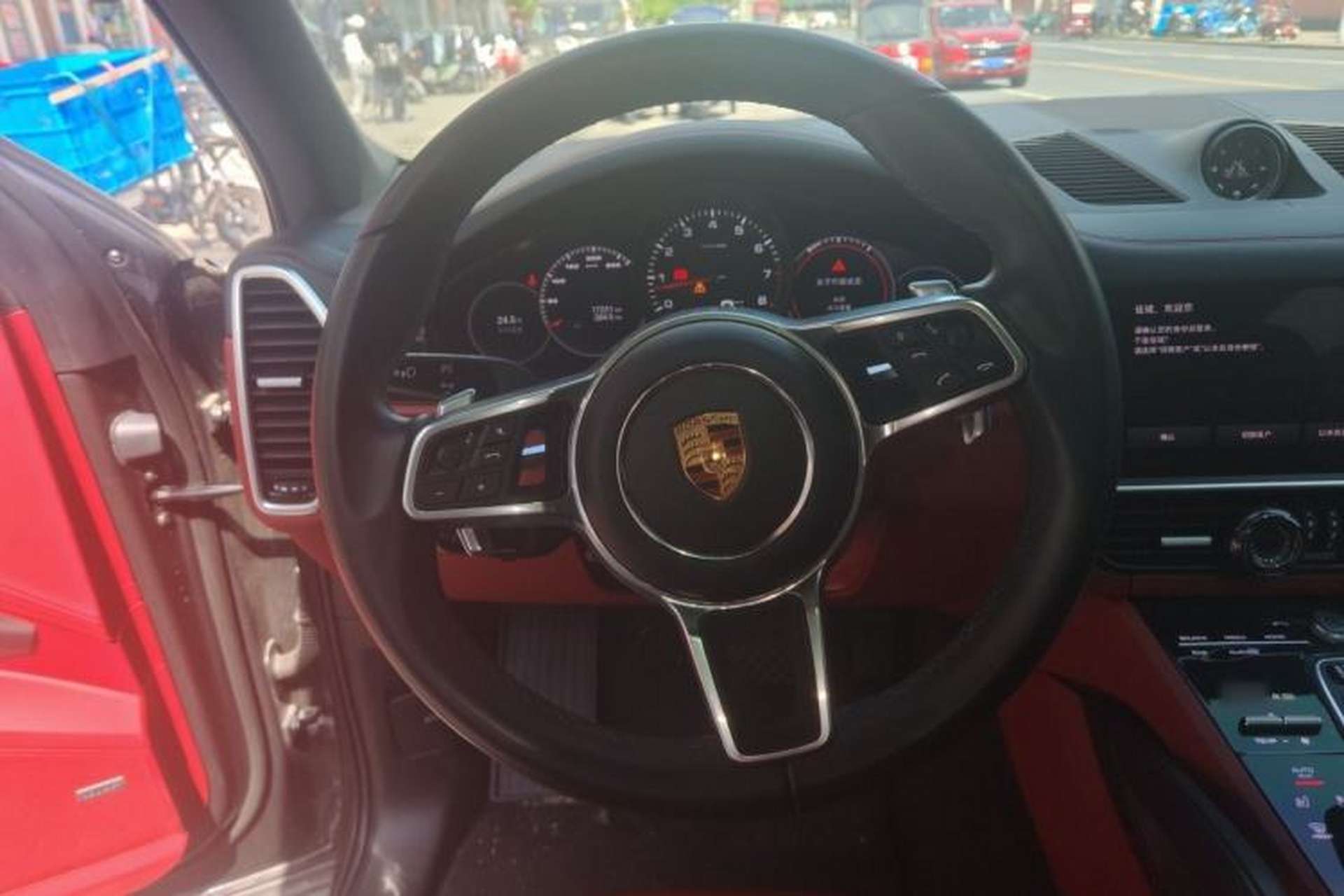 Used Porsche Cayenne 2022 Cayenne 3.0T Platinum Edition Steering Wheel