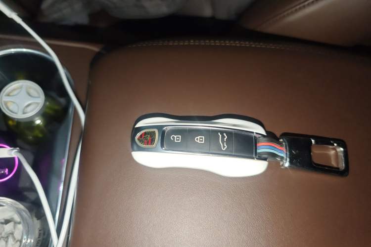 Used Porsche Cayenne 2022 Cayenne 3.0T Platinum Edition Vehicle Key