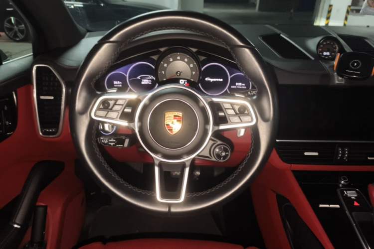 Used Porsche Cayenne 2022 Cayenne 3.0T Platinum Edition Steering Wheel