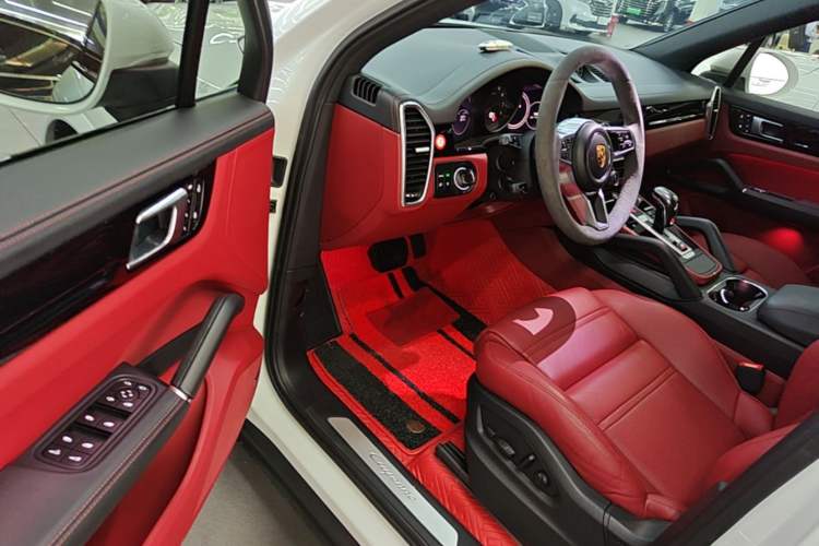 Used Porsche Cayenne 2022 Cayenne 3.0T Platinum Edition Driver Seat