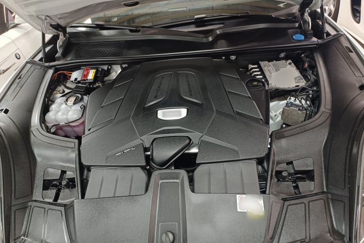 Used Porsche Cayenne 2022 Cayenne 3.0T Platinum Edition Engine Bay