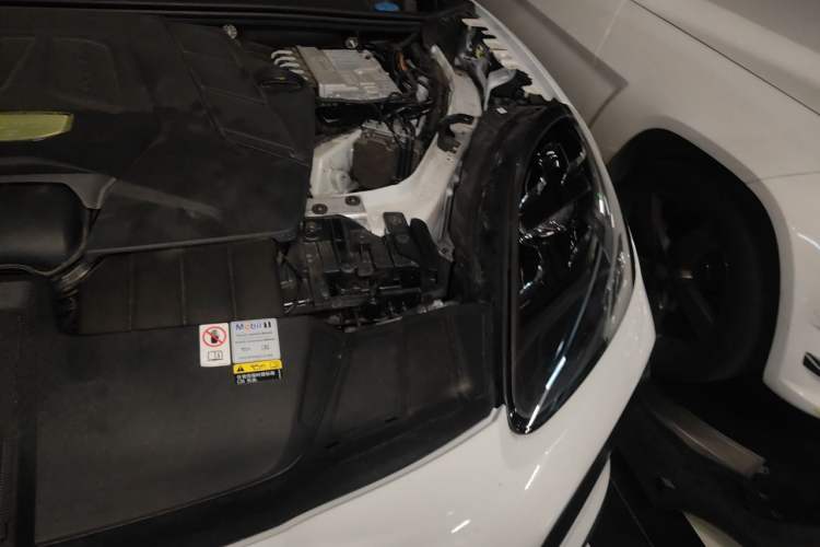 Used Porsche Cayenne 2022 Cayenne S 2.9T Platinum Edition Engine Bay Left