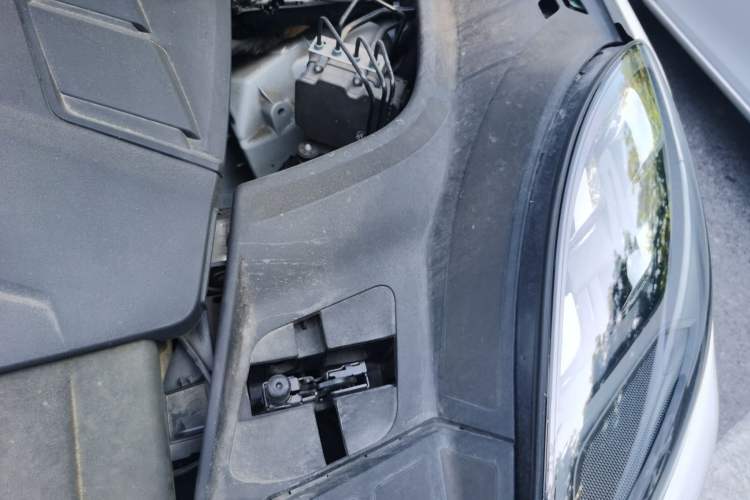 Used Porsche Cayenne 2022 Cayenne 3.0T Platinum Edition Engine Bay Left