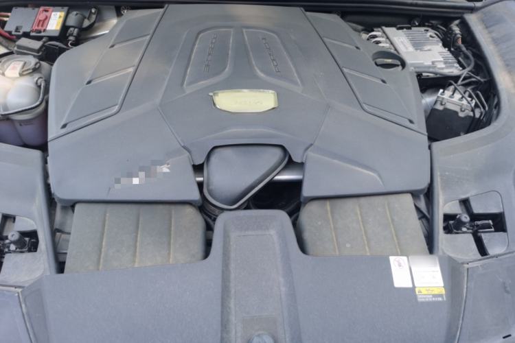 Used Porsche Cayenne 2022 Cayenne 3.0T Platinum Edition Engine Bay