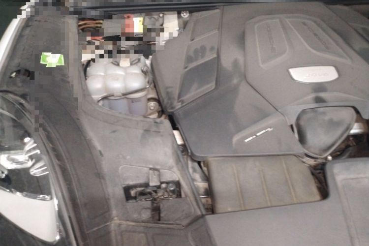 Used Porsche Cayenne 2022 Cayenne 3.0T Platinum Edition Engine Bay Right