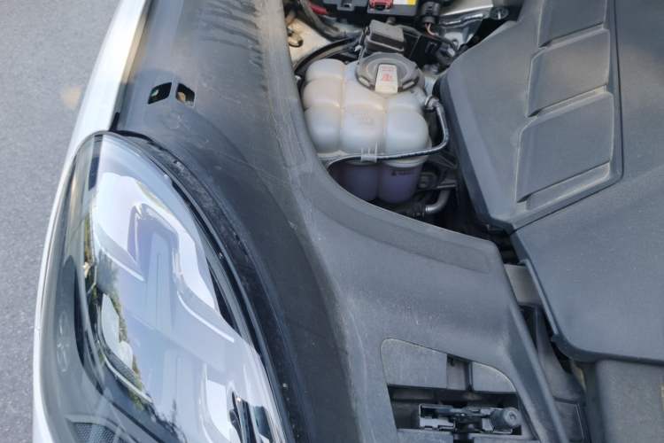 Used Porsche Cayenne 2022 Cayenne 3.0T Platinum Edition Engine Bay Right