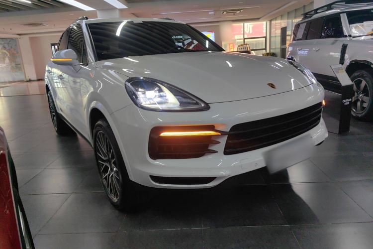 Used Porsche Cayenne 2022 Cayenne 3.0T Platinum Edition Front Right 45 Deg