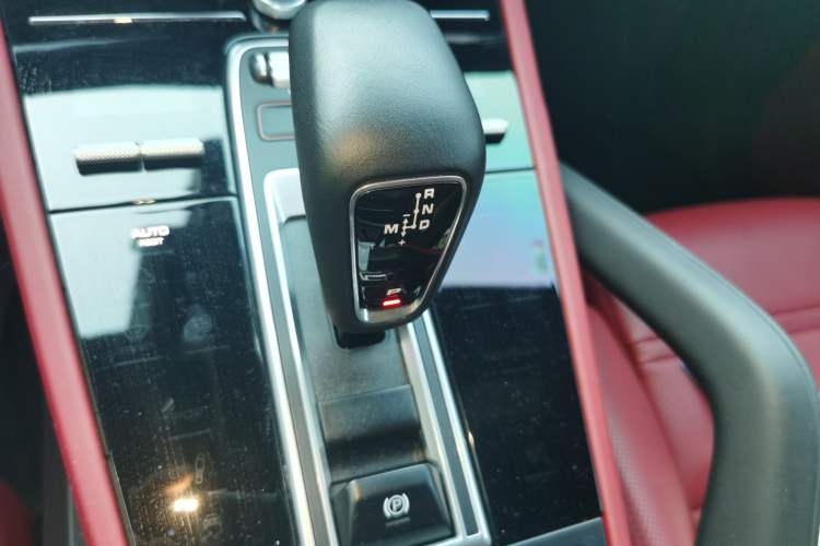 Used Porsche Cayenne 2022 Cayenne 3.0T Platinum Edition Gear Lever