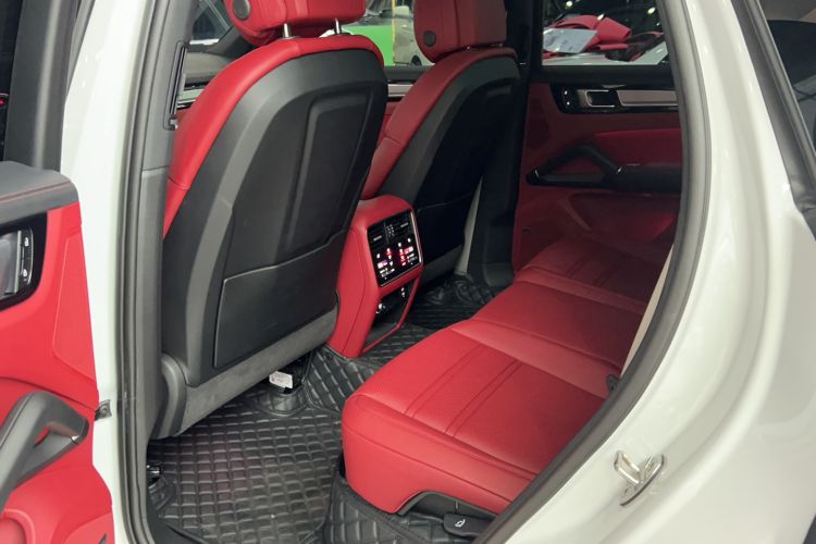 Used Porsche Cayenne 2022 Cayenne 3.0T Platinum Edition Interior 2