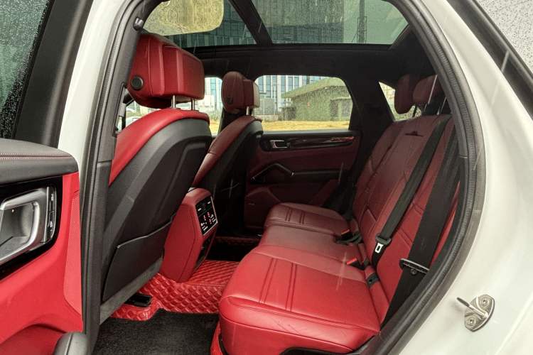 Used Porsche Cayenne 2022 Cayenne 3.0T Platinum Edition Interior 4