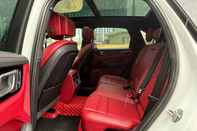 Used Porsche Cayenne 2022 Cayenne 3.0T Platinum Edition Interior 6
