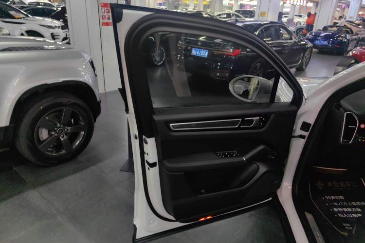 Used Porsche Cayenne 2022 Cayenne 3.0T Platinum Edition Left Front Door Interior