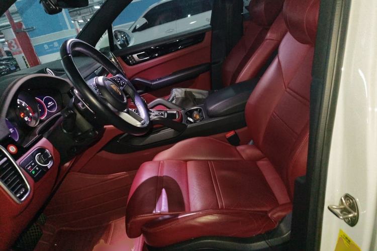 Used Porsche Cayenne 2022 Cayenne 3.0T Platinum Edition Left Front Seat