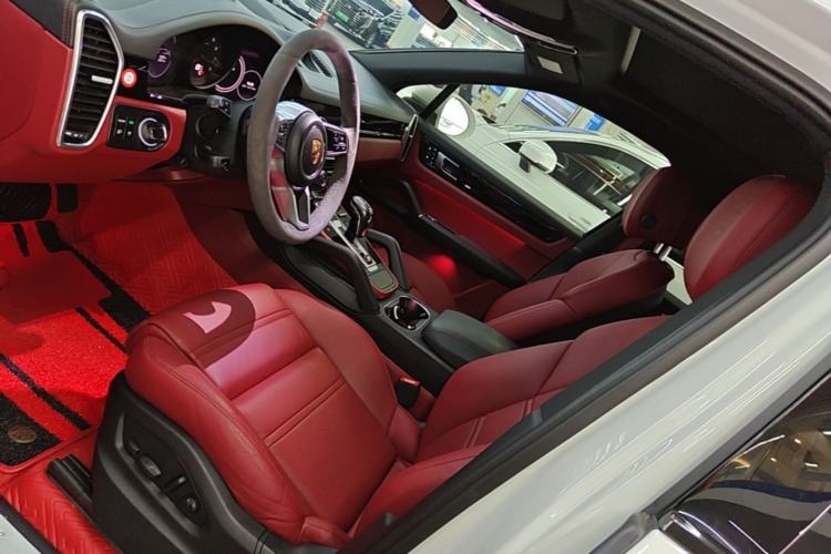 Used Porsche Cayenne 2022 Cayenne 3.0T Platinum Edition Left Front Seat