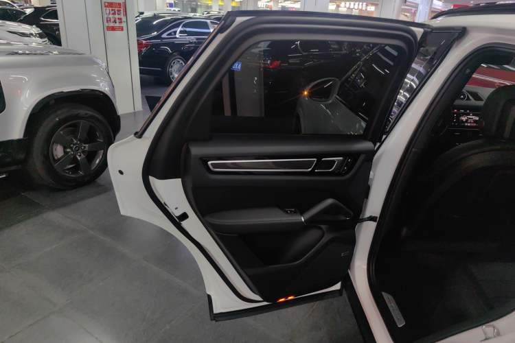 Used Porsche Cayenne 2022 Cayenne 3.0T Platinum Edition Left Rear Door Interior