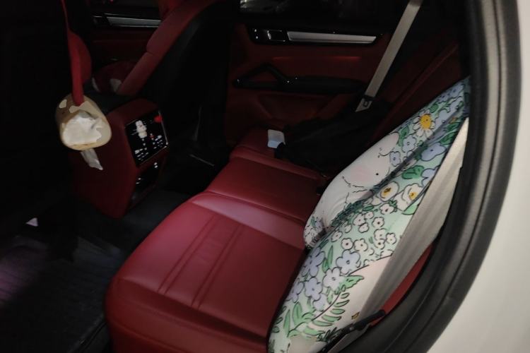 Used Porsche Cayenne 2022 Cayenne S 2.9T Platinum Edition Left Rear Seat