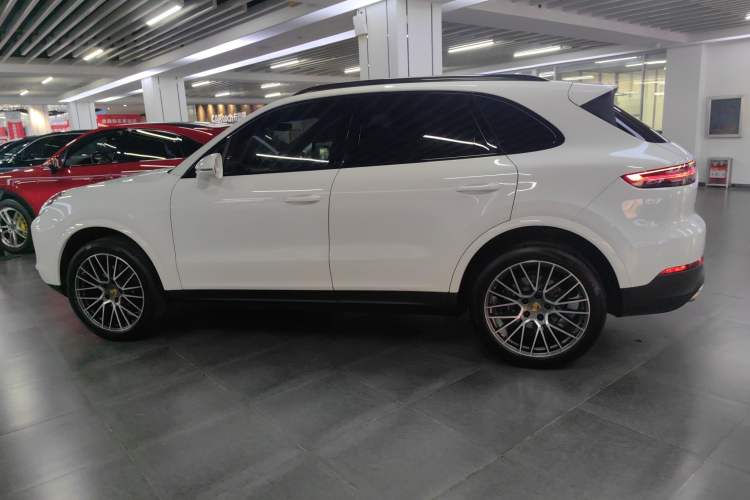 Used Porsche Cayenne 2022 Cayenne 3.0T Platinum Edition Left Side