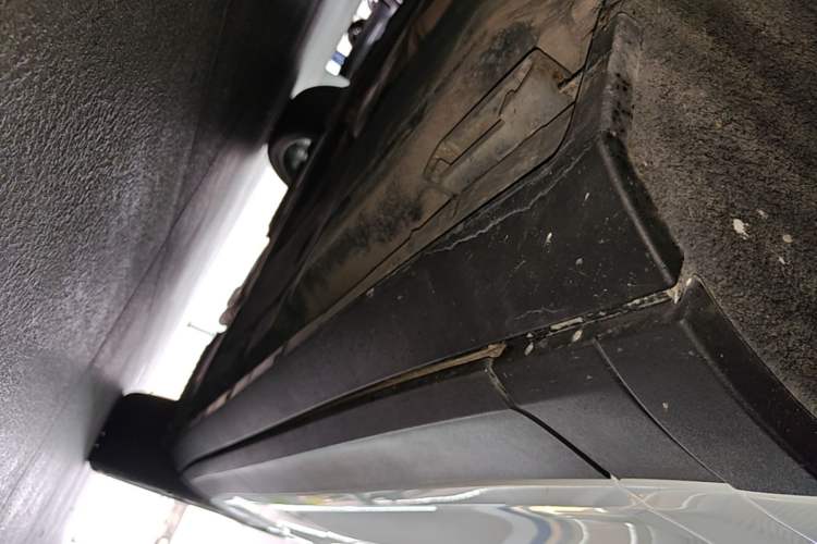 Used Porsche Cayenne 2022 Cayenne 3.0T Platinum Edition Left Side Sill