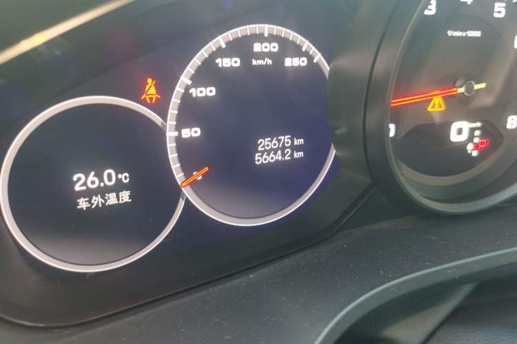 Used Porsche Cayenne 2022 Cayenne 3.0T Platinum Edition Odometer Close Up