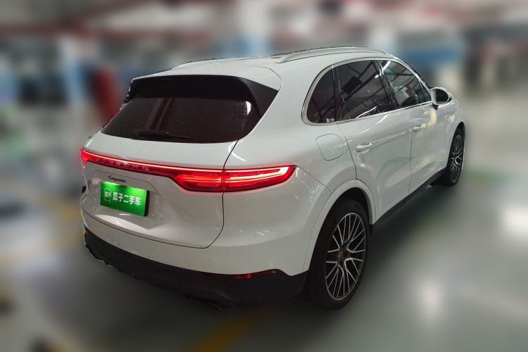 Used Porsche Cayenne 2022 Cayenne 3.0T Platinum Edition Rear Right 45 Deg