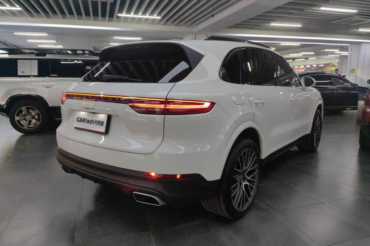 Used Porsche Cayenne 2022 Cayenne 3.0T Platinum Edition Rear Right 45 Deg