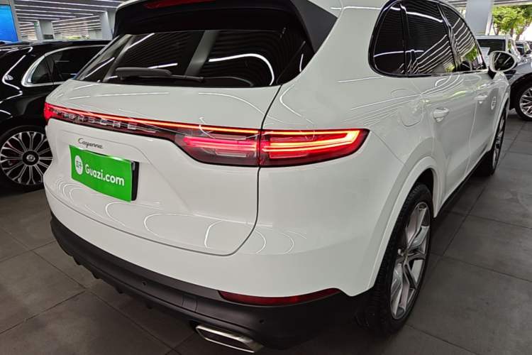 Used Porsche Cayenne 2022 Cayenne 3.0T Platinum Edition Rear Right 45 Deg