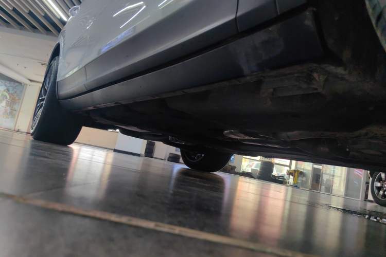 Used Porsche Cayenne 2022 Cayenne 3.0T Platinum Edition Right Side Sill