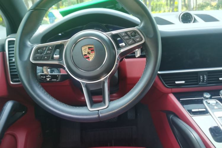 Used Porsche Cayenne 2022 Cayenne 3.0T Platinum Edition Steering Wheel