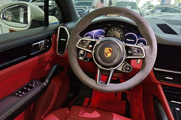 Used Porsche Cayenne 2022 Cayenne 3.0T Platinum Edition Steering Wheel