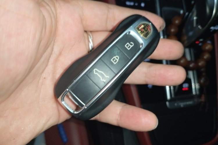 Used Porsche Cayenne 2022 Cayenne 3.0T Platinum Edition Vehicle Key