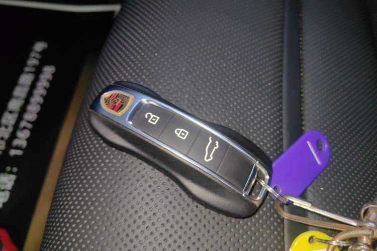 Used Porsche Cayenne 2022 Cayenne 3.0T Platinum Edition Vehicle Key