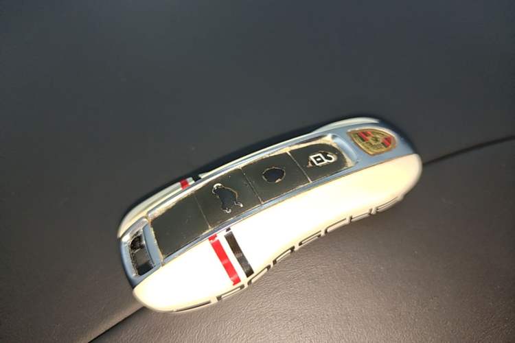 Used Porsche Cayenne 2022 Cayenne 3.0T Platinum Edition Vehicle Key