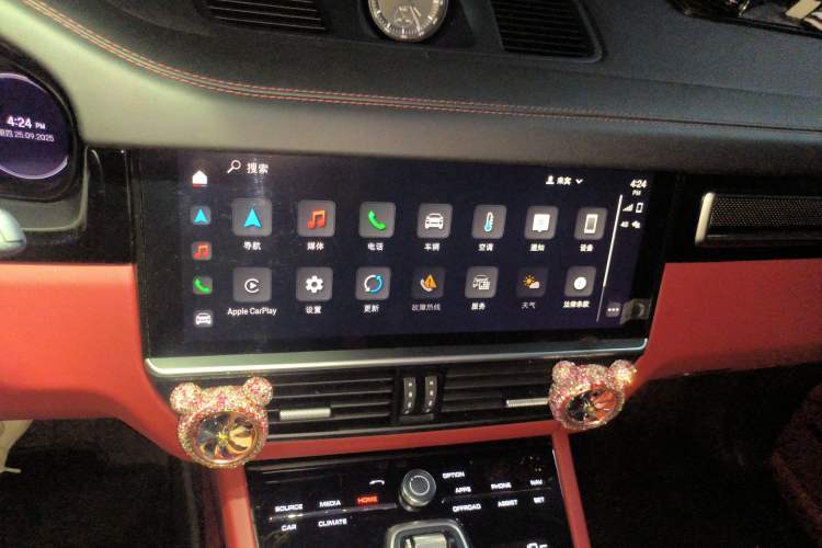 Used Porsche Cayenne 2023 Cayenne 3.0T Platinum Edition Audio And AC Panel