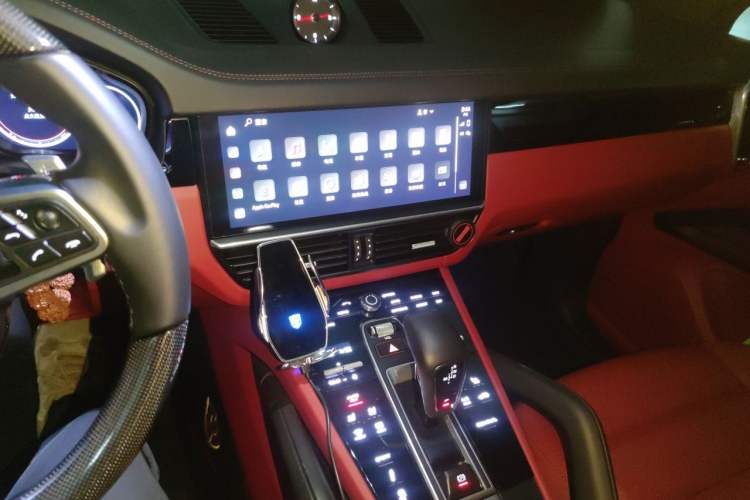 Used Porsche Cayenne 2023 Cayenne S 2.9T Platinum Edition Audio And AC Panel